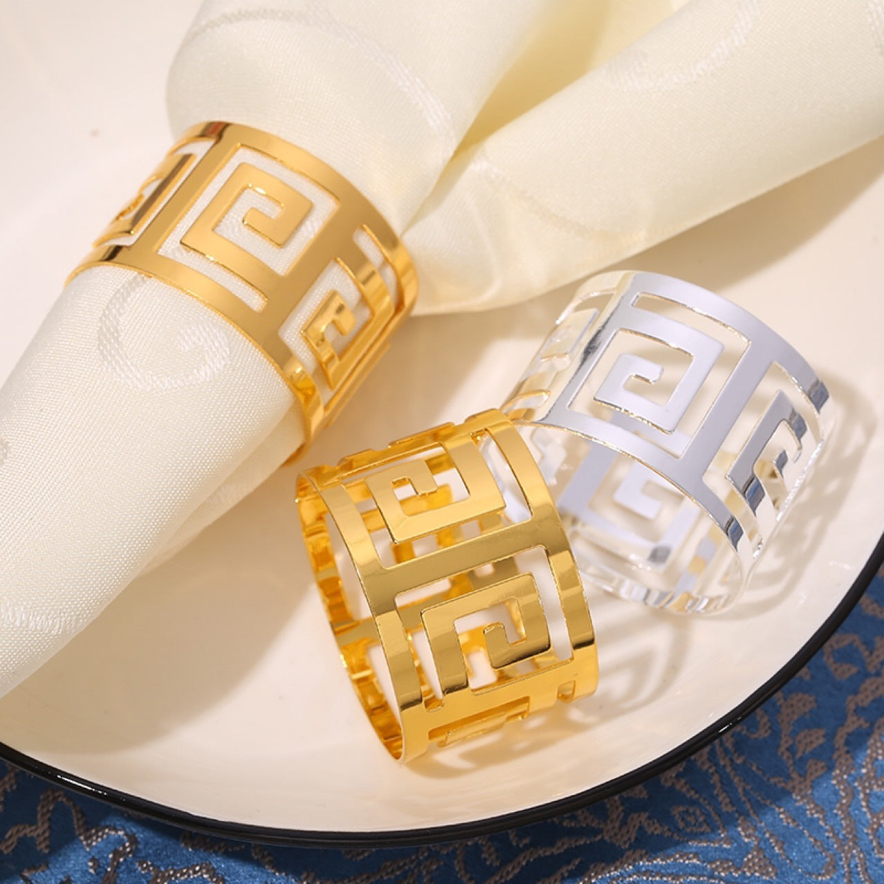 4Pc Aluminum Hollow Napkin Ring Silver