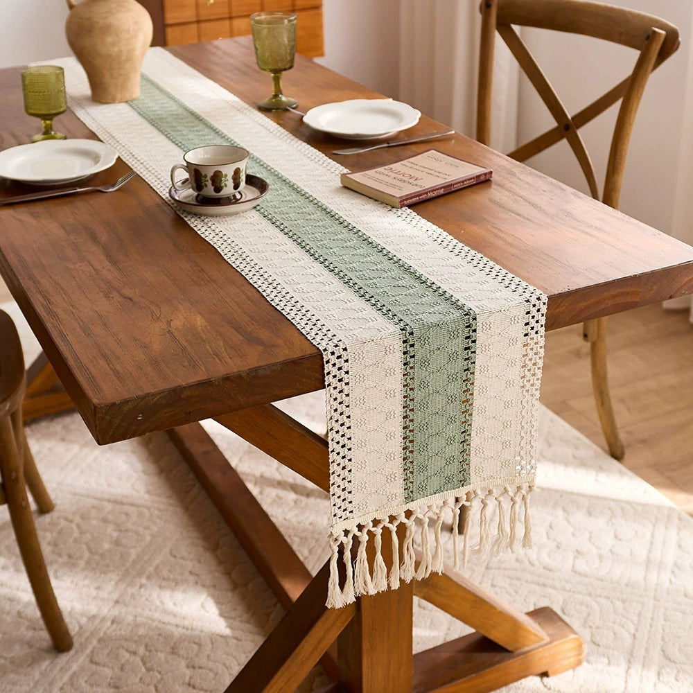 Bohemian Tassel Table Runner, Openwork Tablecloth, Suitable for Country Weddings and Home Décor
