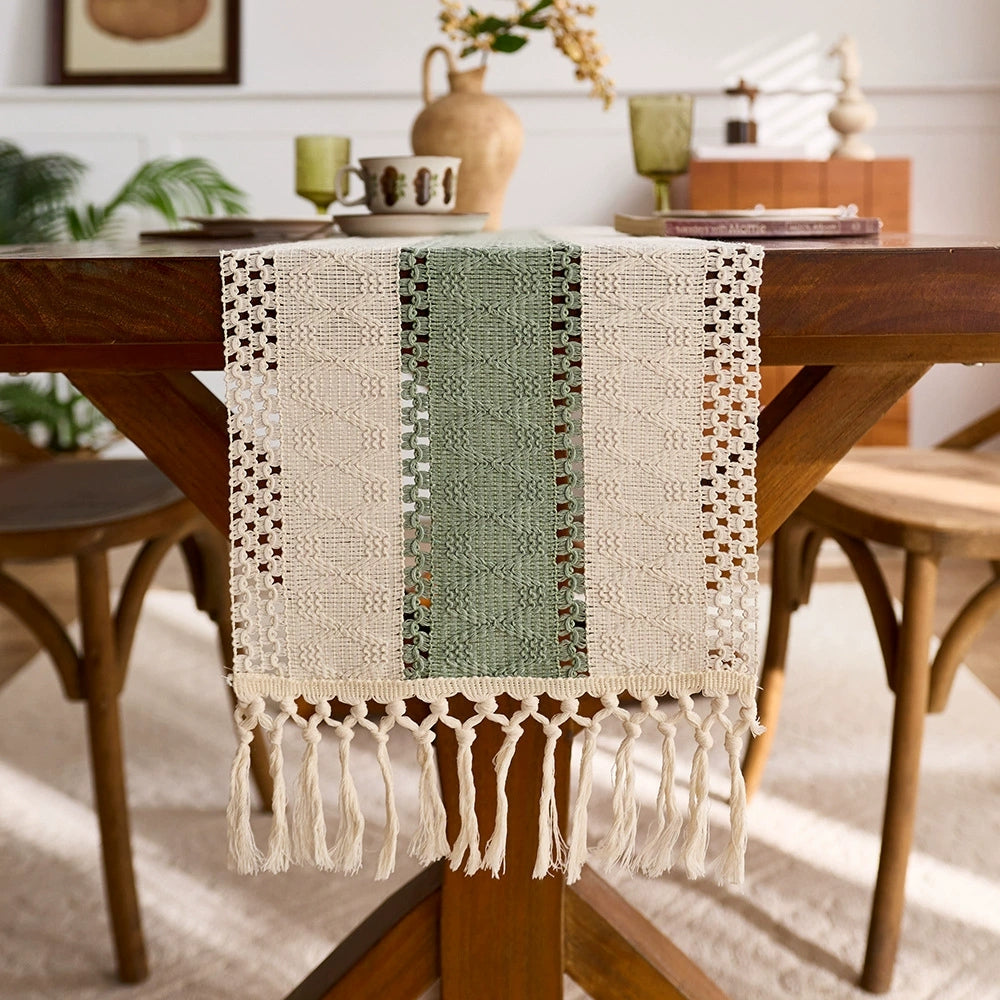 Bohemian Tassel Table Runner, Openwork Tablecloth, Suitable for Country Weddings and Home Décor