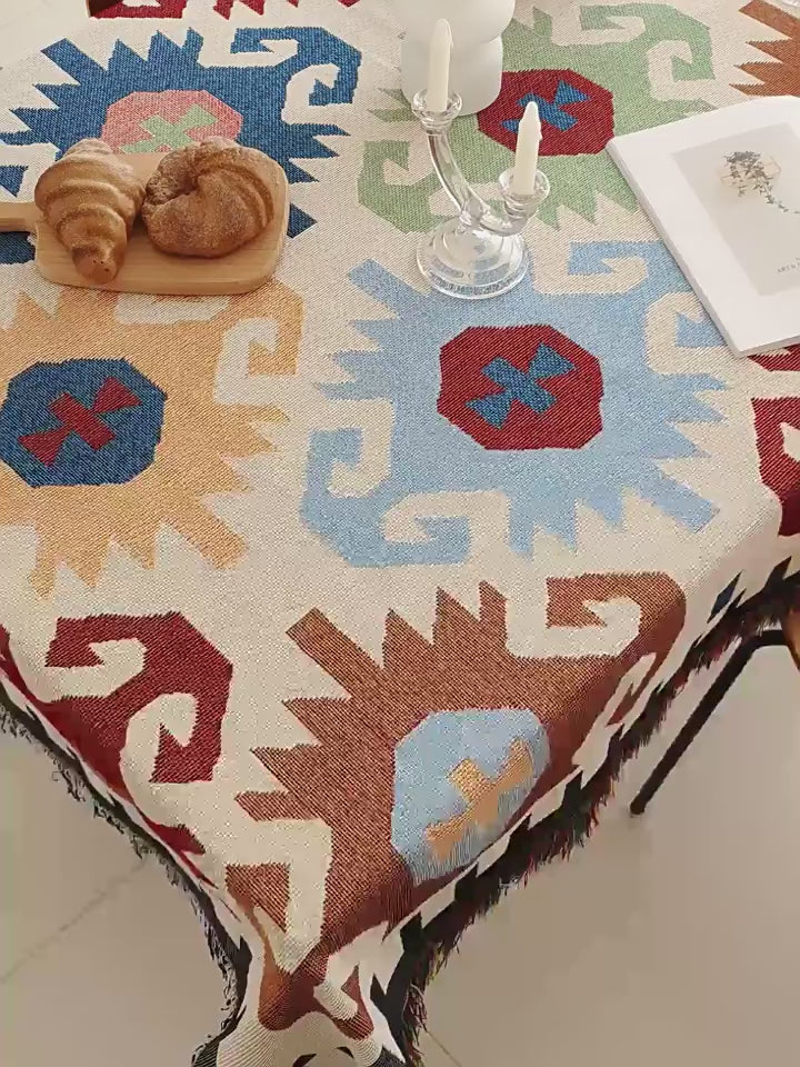 Charger la vidéo : American Country Cotton Fringed Dining Tablecloth, Camping Picnic Mat, Outdoor Living Room Multi-Function Available